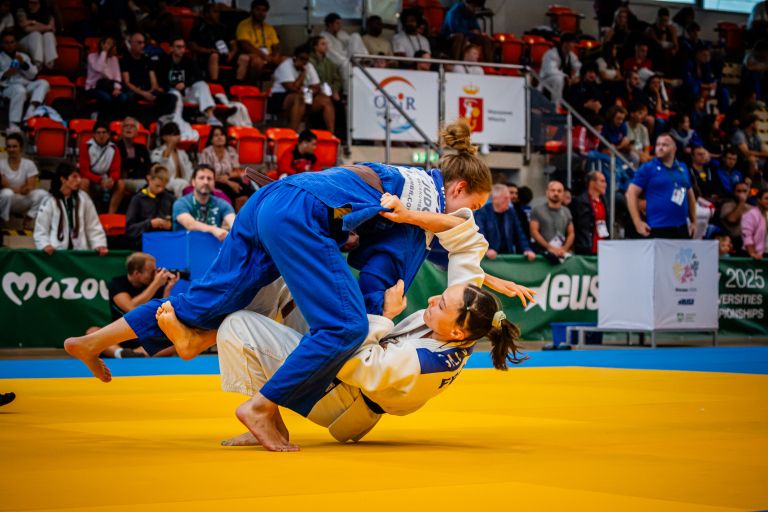 Photo : Combat de la judokate Coralie Gilly aux Championnats d’Europe universitaires 2025 @EUSA